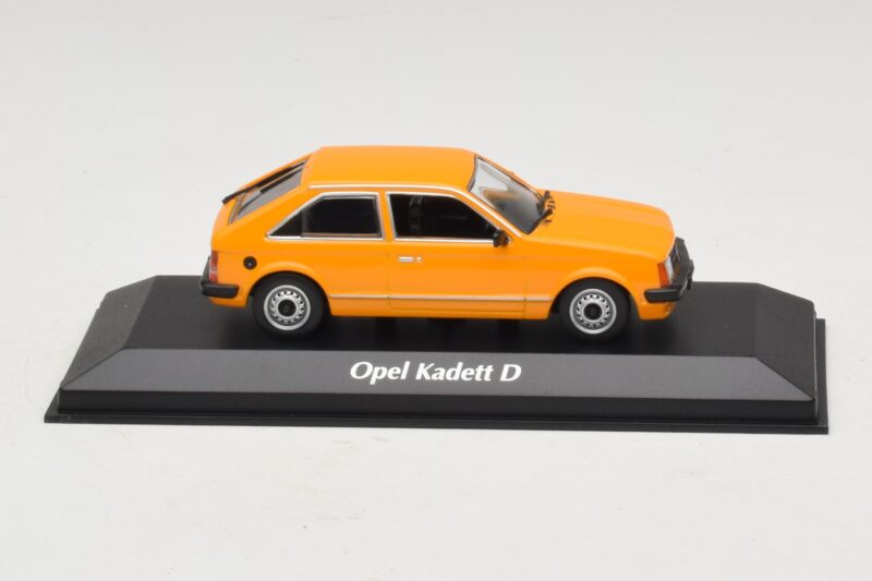 Opel Kadett D Orange Maxichamps 1:43 940044101 Druckguss