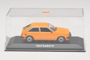 Opel Kadett D Orange Maxichamps 1:43 940044101 Druckguss — Bild 4 von 5