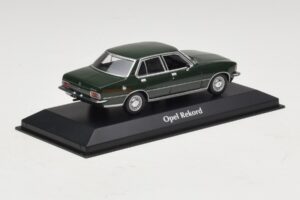 Opel Rekord D Dunkelgrün Maxichamps 1:43 940044001 Druckguss — Bild 2 von 5