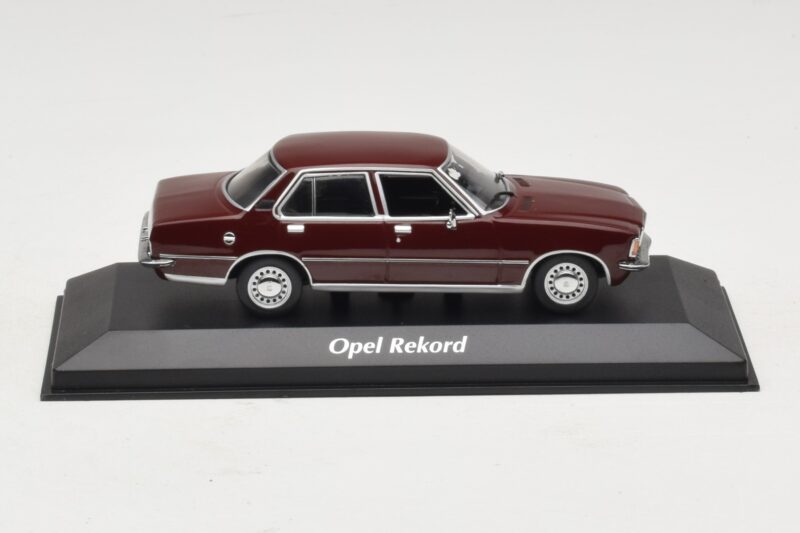 Opel Rekord D Dunkelrot Maxichamps 1:43 940044000 Druckguss