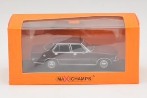 Opel Rekord D Dunkelrot Maxichamps 1:43 940044000 Druckguss — Bild 5 von 5