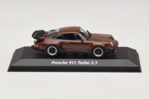 Porsche 911 930 Turbo 3.3 Braun Maxichamps 1:43 940069001 Druckguss