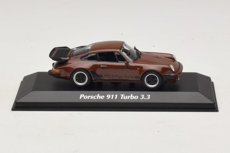 Porsche 911 930 Turbo 3.3 Braun Maxichamps 1:43 940069001 Druckguss