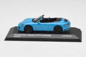 Porsche 911 991.1 Carrera 4 GTS Cabriolet Blau Minichamps 1:43 410067332 Druckguss