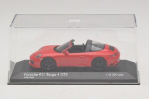 Porsche 911 991.1 Targa 4 GTS Rot Minichamps 1:43 410067340 Druckguss — Bild 4 von 5