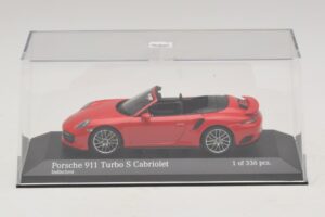 Porsche 911 991.1 Turbo S Cabriolet Rot Minichamps 1:43 410067180 Druckguss — Bild 4 von 5