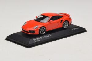 Porsche 911 991.1 Turbo S Orange Minichamps 1:43 410067171 Druckguss — Bild 2 von 5