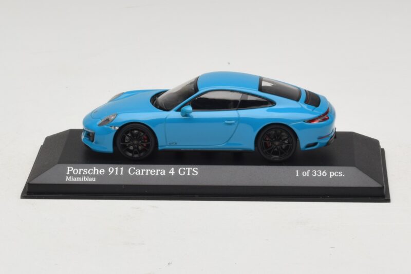 Porsche 911 991.2 Carrera 4 GTS Miami Blue Minichamps 1:43 410067322 Druckguss