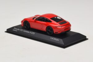 Porsche 911 991.2 Carrera 4 GTS Rot Minichamps 1:43 410067320 Druckguss — Bild 3 von 5