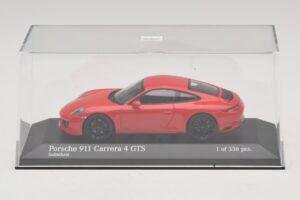 Porsche 911 991.2 Carrera 4 GTS Rot Minichamps 1:43 410067320 Druckguss — Bild 4 von 5