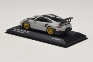 Porsche 911 991.2 GT2 RS Weissach Package Chalk Minichamps 1:43 410067220 Druckguss — Bild 3 von 5