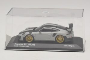 Porsche 911 991.2 GT2 RS Weissach Package Chalk Minichamps 1:43 410067220 Druckguss — Bild 4 von 5