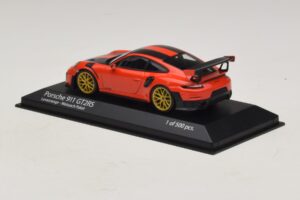 Porsche 911 991.2 GT2 RS Weissach Package Orange Minichamps 1:43 410067224 Druckguss — Bild 3 von 5