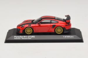Porsche 911 991.2 GT2 RS Weissach Package Rot Minichamps 1:43 410067221 Druckguss