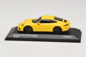 Porsche 911 991.2 GT3 Touring Gelb Minichamps 1:43 410067421 Druckguss