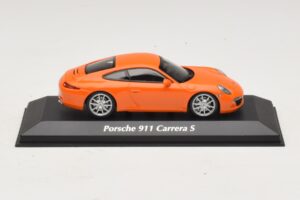 Porsche 911 991 Carrera S Orange Maxichamps 1:43 940060221 Druckguss