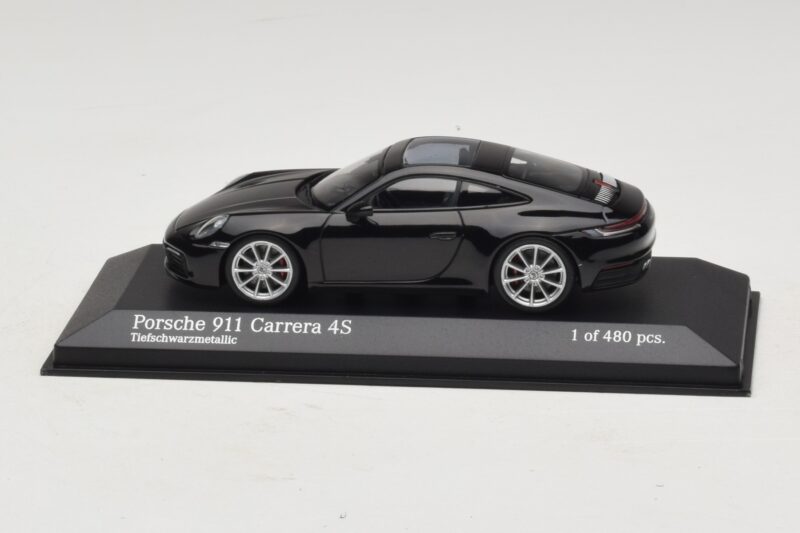 Porsche 911 992 Carrera 4S Schwarz Metallic Minichamps 1:43 410069320 Druckguss