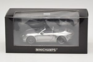Porsche 911 992 Carrera 4S Cabriolet Silber Minichamps 1:43 410069330 Druckguss — Bild 5 von 5
