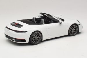Porsche 911 992 Carrera 4S Cabriolet Weiß Minichamps 1:18 155067330 Druckguss — Bild 2 von 6