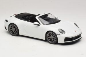 Porsche 911 992 Carrera 4S Cabriolet Weiß Minichamps 1:18 155067330 Druckguss — Bild 4 von 6