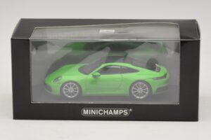 Porsche 911 992 Carrera 4S Grün Minichamps 1:43 410069322 Druckguss — Bild 5 von 5