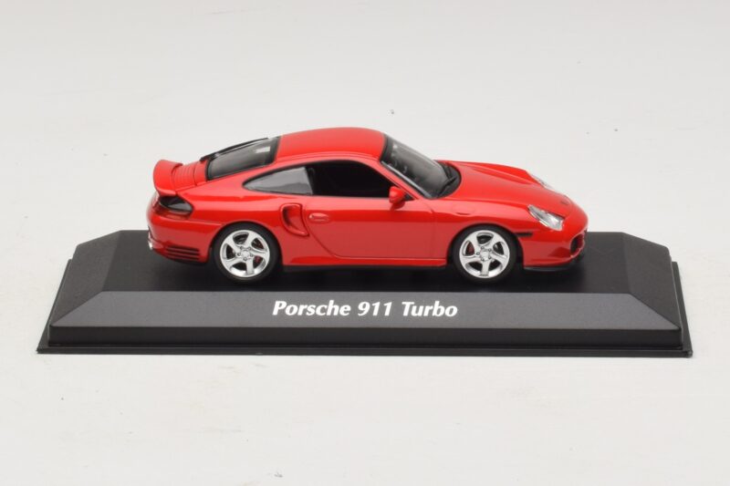 Porsche 911 996 Turbo Rot Maxichamps 1:43 Porsche 911 996 Turbo Rot Maxichamps 1:43 940069300 Druckguss