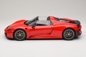 Porsche 918 Spyder Weissach Package Guards Red AUTOart 1:12 12122 Druckguss — Bild 4 von 8