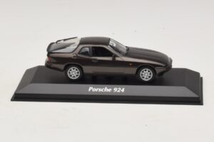 Porsche 924 Braun Metallic Maxichamps 1:43 940062121 Druckguss
