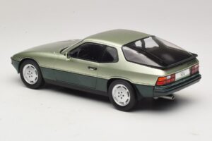 Porsche 924 Turbo Hellgrün & Dunkelgrün MCG 1:18 MCG18660 Druckguss — Bild 5 von 6