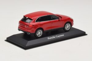 Porsche Cayenne 958 Rot Maxichamps 1:43 940063200 Druckguss — Bild 2 von 5