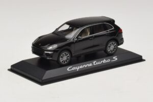 Porsche Cayenne 958 Turbo S Schwarz Minichamps 1:43 WAP0200220E Druckguss — Bild 2 von 5