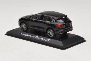 Porsche Cayenne 958 Turbo S Schwarz Minichamps 1:43 WAP0200220E Druckguss — Bild 3 von 5