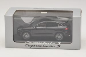 Porsche Cayenne 958 Turbo S Schwarz Minichamps 1:43 WAP0200220E Druckguss — Bild 5 von 5
