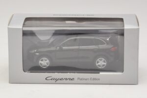 Porsche Cayenne 9PA Platin Edition Schwarz Minichamps 1:43 WAP0200160E Druckguss — Bild 5 von 5