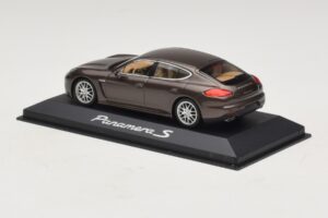 Porsche Panamera 970 S Braun Metallic Minichamps 1:43 WAP0203400E Druckguss — Bild 3 von 5