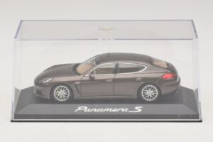 Porsche Panamera 970 S Braun Metallic Minichamps 1:43 WAP0203400E Druckguss — Bild 4 von 5