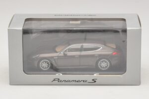Porsche Panamera 970 S Braun Metallic Minichamps 1:43 WAP0203400E Druckguss — Bild 5 von 5
