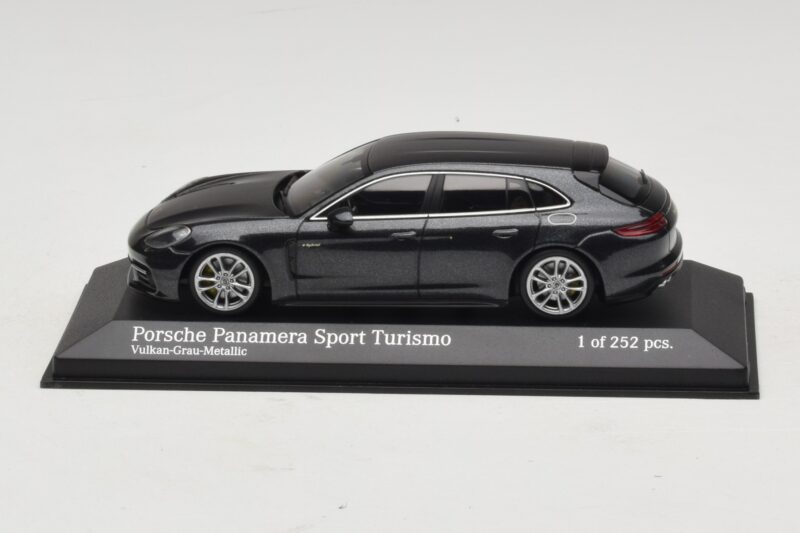 Porsche Panamera 971 4 E-Hybrid Sport Turismo Grau Minichamps 1:43 410066112 Druckguss