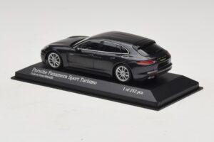 Porsche Panamera 971 4 E-Hybrid Sport Turismo Grau Minichamps 1:43 410066112 Druckguss — Bild 3 von 5