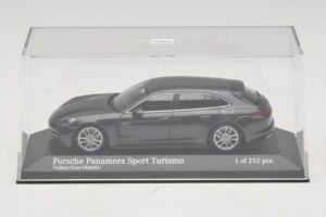 Porsche Panamera 971 4 E-Hybrid Sport Turismo Grau Minichamps 1:43 410066112 Druckguss — Bild 4 von 5