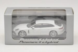 Porsche Panamera 971 4 E-Hybrid Weiß Minichamps 1:43 WAP0207620H Druckguss — Bild 5 von 5