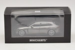 Porsche Panamera 971 Sport Turismo 4S Grau Minichamps 1:43 410066111 Druckguss — Bild 5 von 5