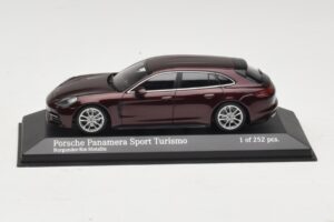 Porsche Panamera 971 Sport Turismo 4S Rot Minichamps 1:43 410066110 Druckguss