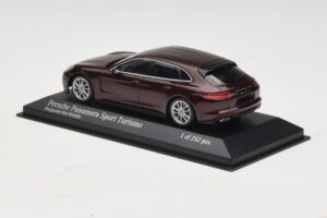 Porsche Panamera 971 Sport Turismo 4S Rot Minichamps 1:43 410066110 Druckguss — Bild 3 von 5