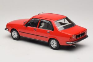 Renault 18 Rot MCG 1:18 MCG18595 Druckguss — Bild 5 von 6