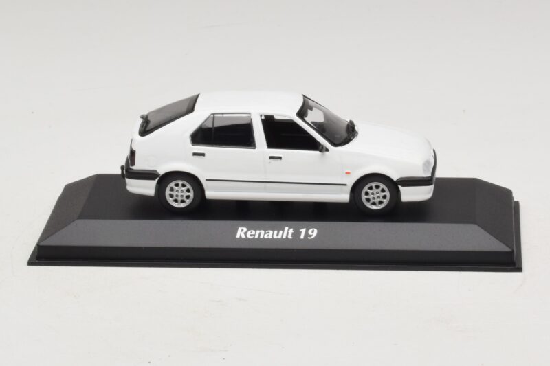 Renault 19 Weiß Maxichamps 1:43 Renault 19 Weiß Maxichamps 1:43 940113700 Diecast