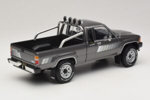 Toyota Hilux N50 Xtra Cab 4x4 Grau Metallic KK-Scale 1:18 KKDC181563 Druckguss — Bild 2 von 6