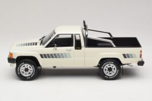 Toyota Hilux N50 Xtra Cab 4x4 Weiß KK-Scale 1:18 KKDC181564 Druckguss — Bild 3 von 6
