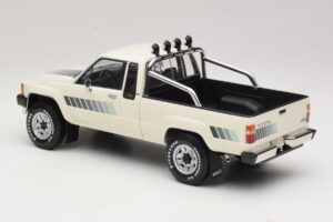 Toyota Hilux N50 Xtra Cab 4x4 Weiß KK-Scale 1:18 KKDC181564 Druckguss — Bild 5 von 6