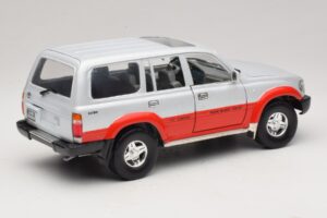 Toyota Land Cruiser J80 Silber Rot Road Legends 1:18 92098 Druckguss — Bild 3 von 8
